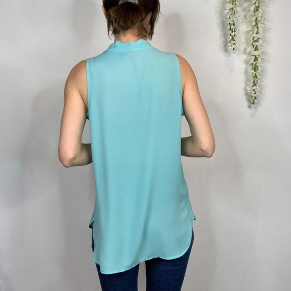 NWOT VINCE CAMUTO sleeveless v-neck blouse high low hem - Picture 5 of 11